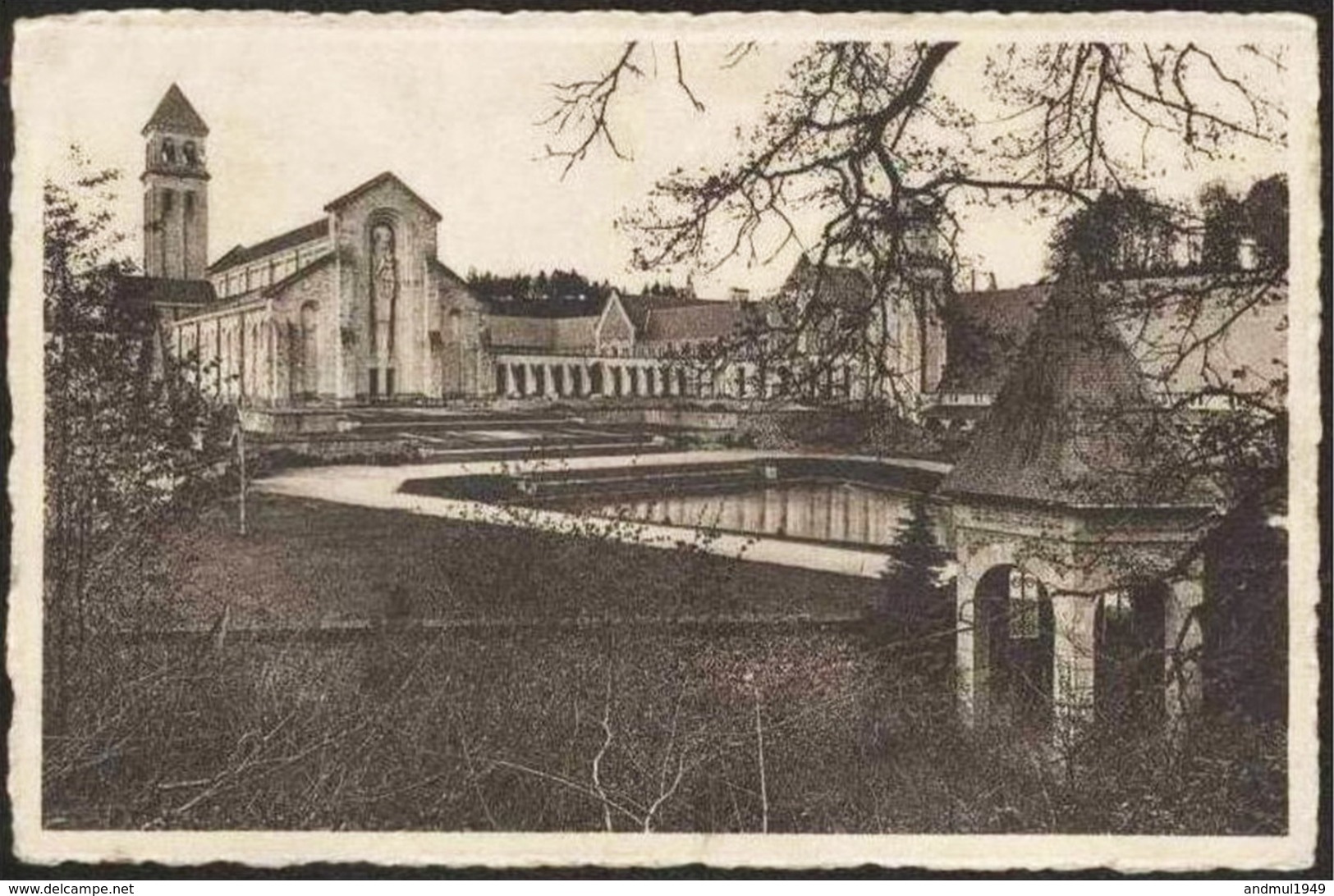 Abbaye D'ORVAL - La Cour D'Honneur Et La Basilique - Florenville