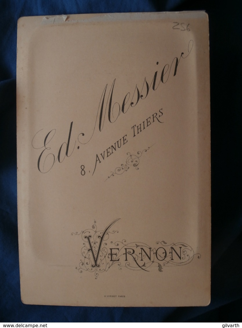 Photo Format Cabinet Messier à Vernon  Jeune Mariée  Belle Robe Taille Très Fine (retouchée) CA 1885 - L423 - Anciennes (Av. 1900)