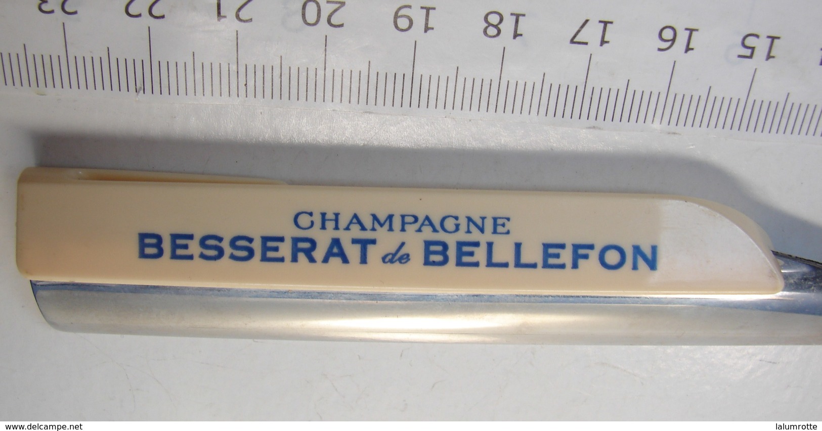 Jo. 19. Ramasse Miettes Champagne Besserat De Bellefon - Autres & Non Classés