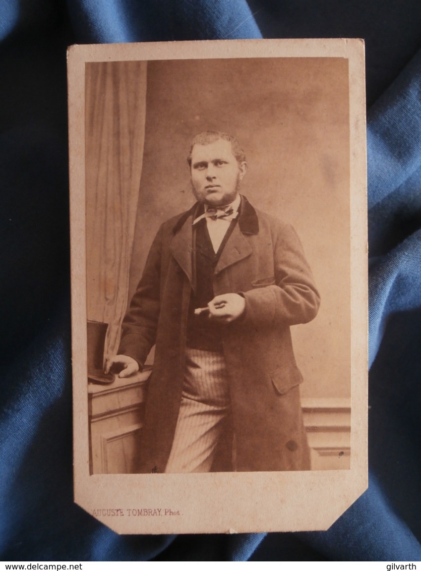 CDV Photo Auguste Tombray Au Mans - Second Empire Portrait De Joseph Lahye, Cigare,  Vers 1865 L425A - Anciennes (Av. 1900)