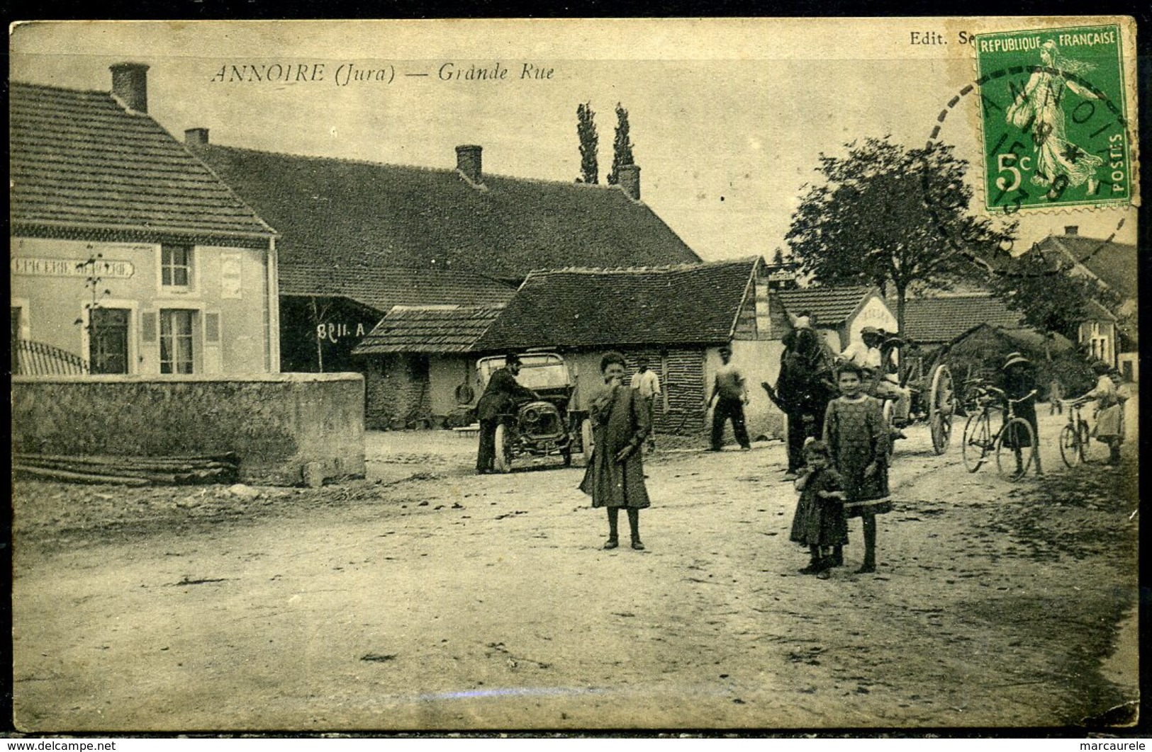 Cpa  Annoire (39)  Grande Rue,   Animée - Autres & Non Classés