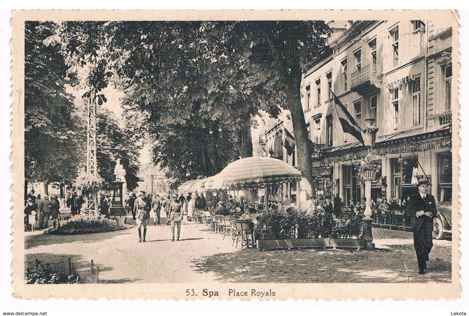 CPA : SPA  Place Royale - Militaires - Spa
