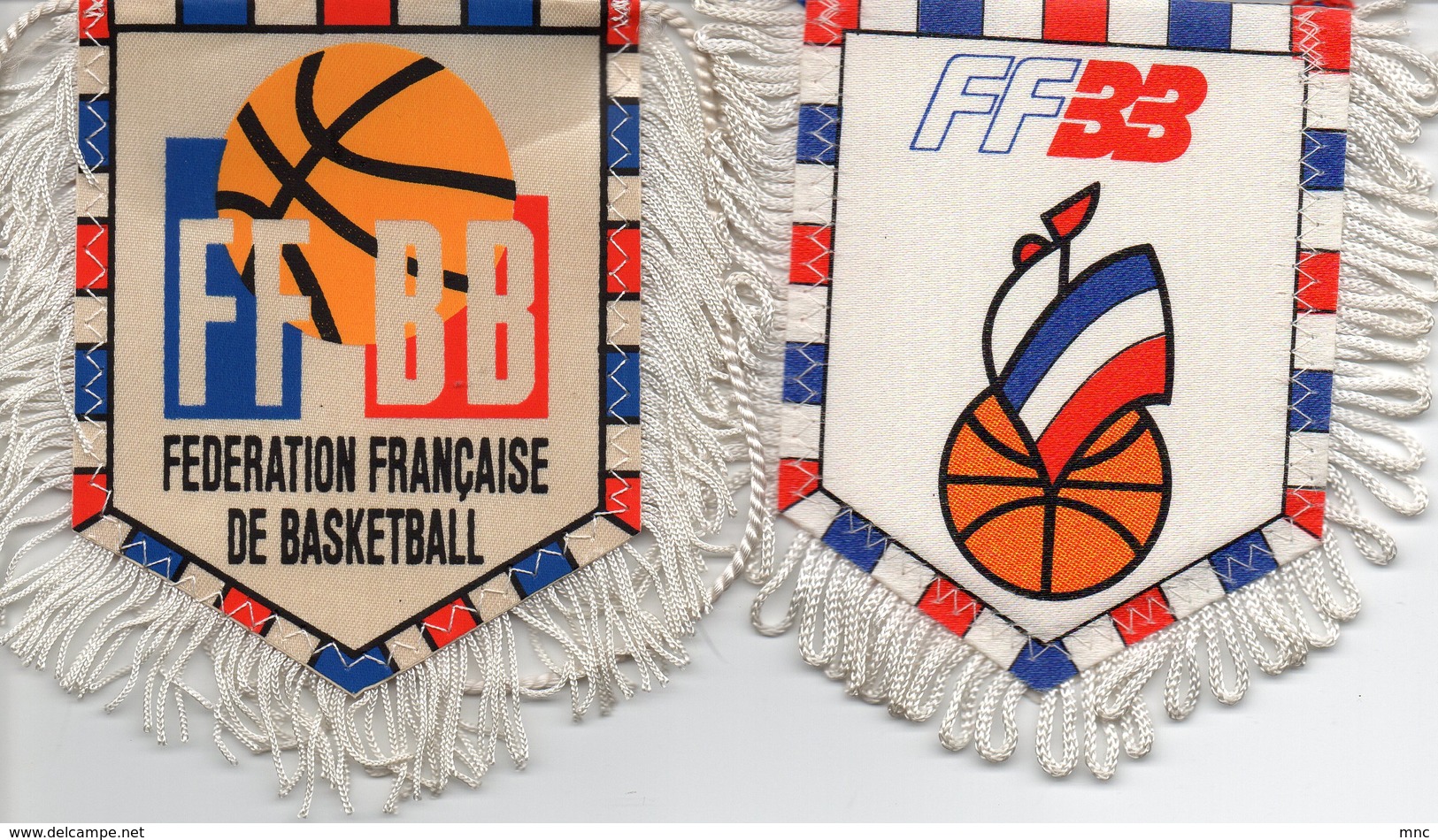 Lot De 2 Fanions De La Fédération Française De Basketball - Bekleidung, Souvenirs Und Sonstige