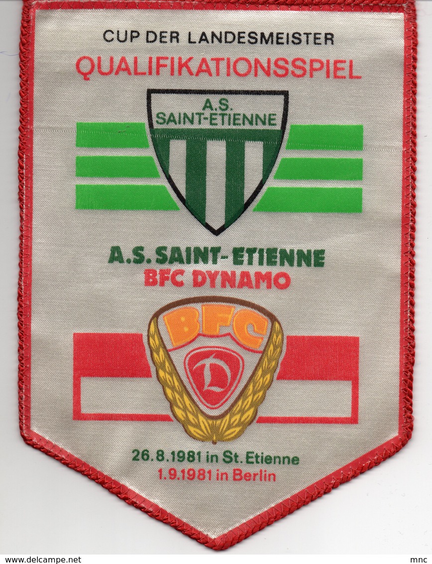 Fanion Du Match Dynamo Berlin / Saint Etienne  1981 - Habillement, Souvenirs & Autres