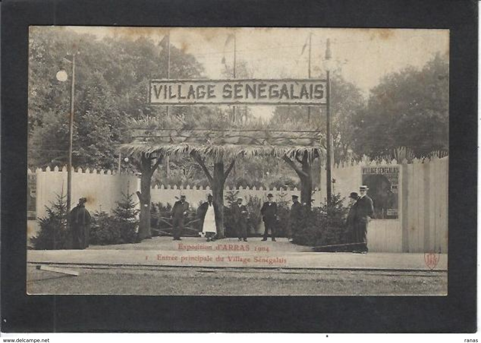 CPA Pas De Calais 62 Arras Non Circulé Village Sénégalais - Arras