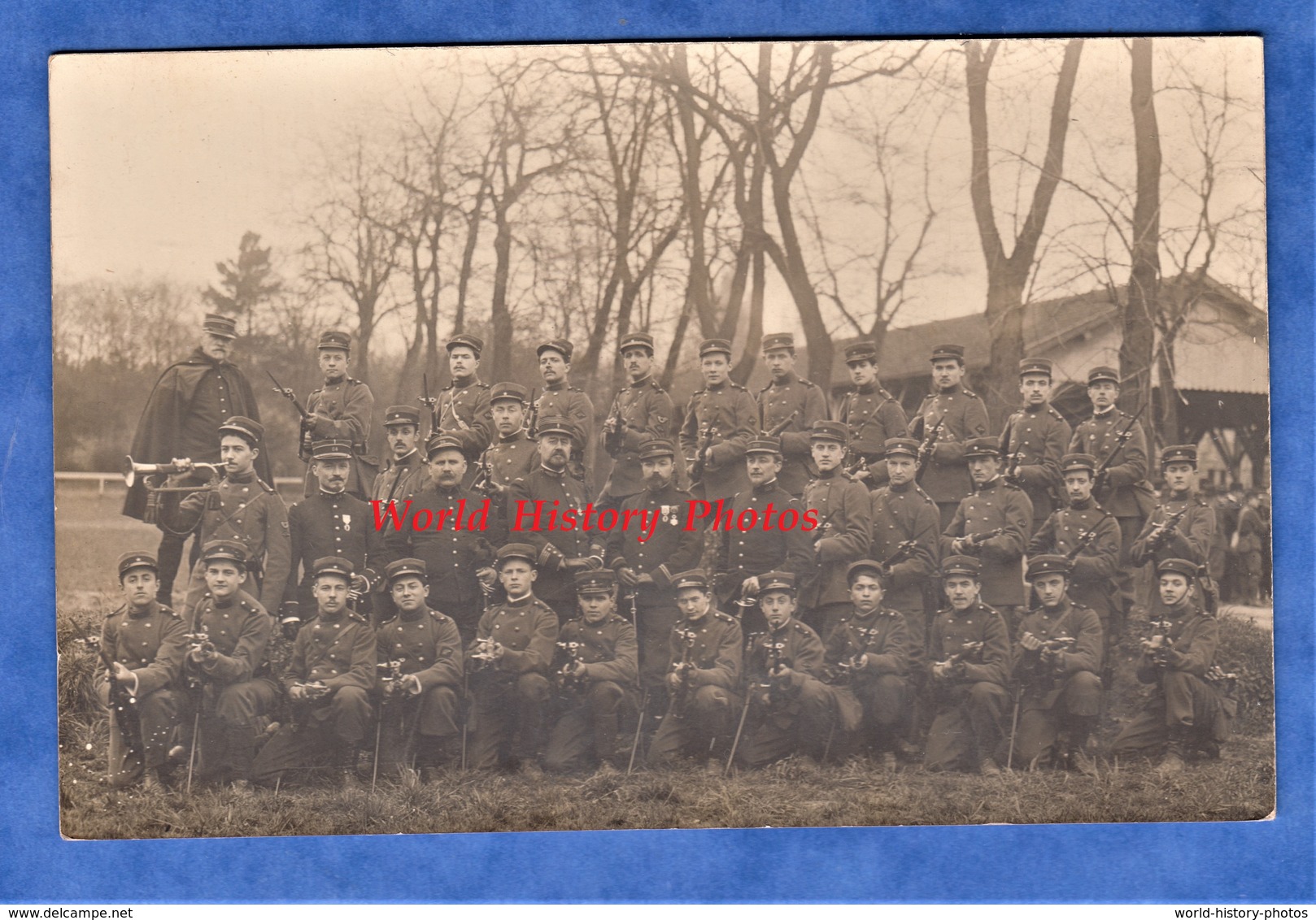 CPA Photo - Ecole ? Uniforme à Identifier - Portrait De Soldat & Officier Du 64e , 99e Et 103e Régiment - Fusil Uniforme - Guerre 1914-18