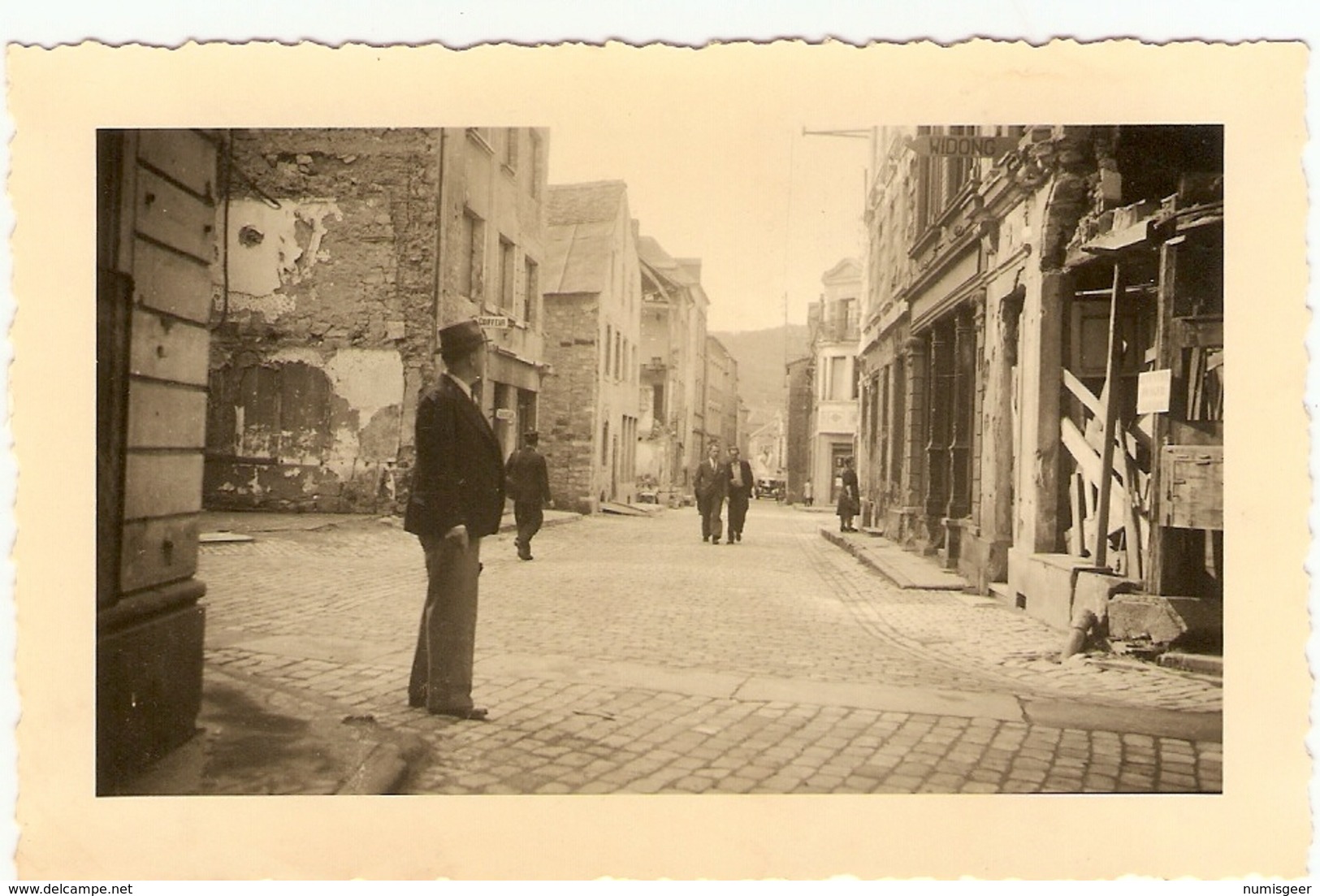 LUXEMBOURG  --  Dans Les Ruines D' Echternach ( Photo: Format 12X7.5 ) - Lieux