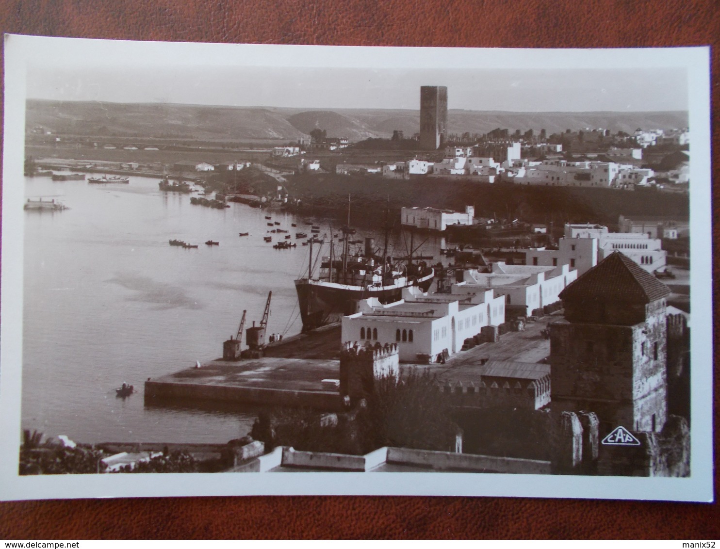 MAROC - RABAT - Vue Générale Du Port Et La Tour Hassan. (Le Port - Bâteaux De Commerces) CPSM - Rabat