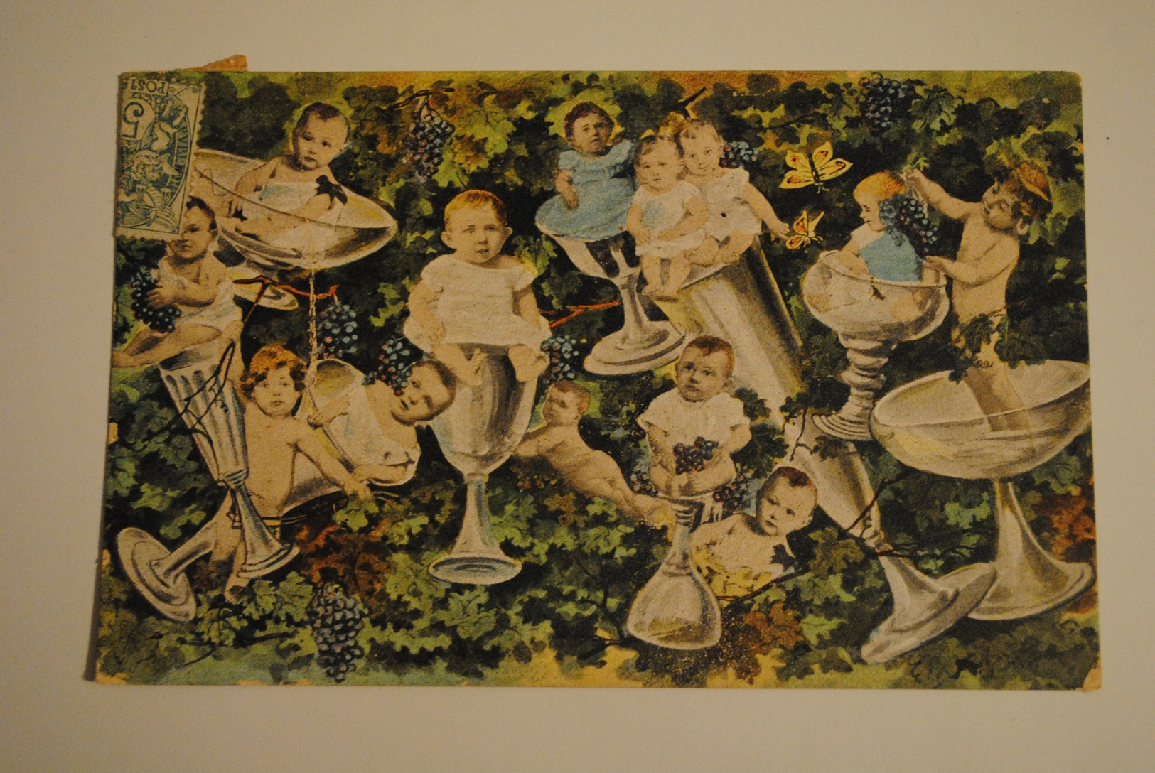 Carte Fantaisie Bebes Dans Coupes De Champagne Verres  Photo Montage Surrealisme - Bébés