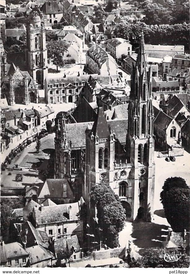 60 - SENLIS : Vue Aérienne -  CPSM Dentelée Colorisée Noir Blanc GF - Oise - Senlis