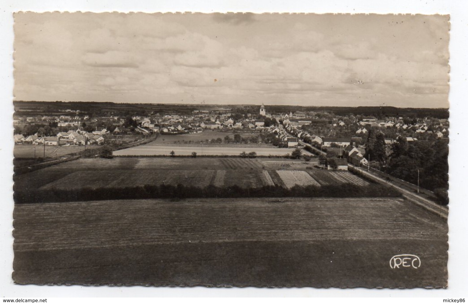 AUBIGNY SUR NERE --1950 -- Vue Générale ............pas Très Courante.........à Saisir - Aubigny Sur Nere