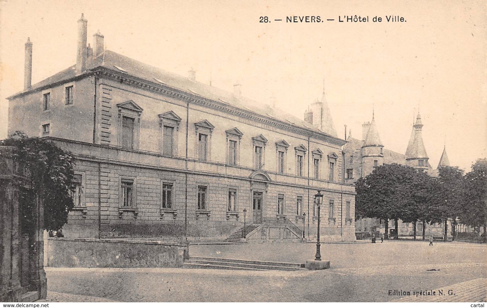 58 - NEVERS - L'Hôtel De Ville - Nevers