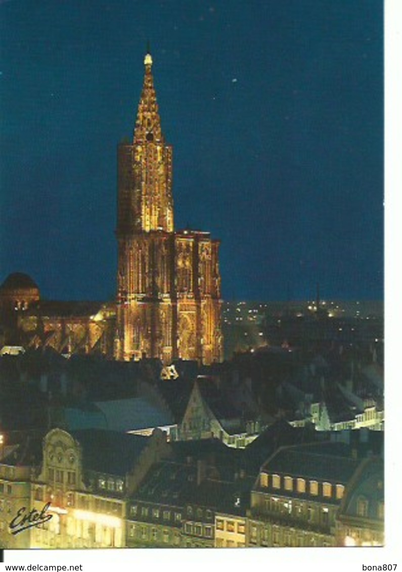 (A) Strasbourg : La Cathedrale Illuminée - Strasbourg