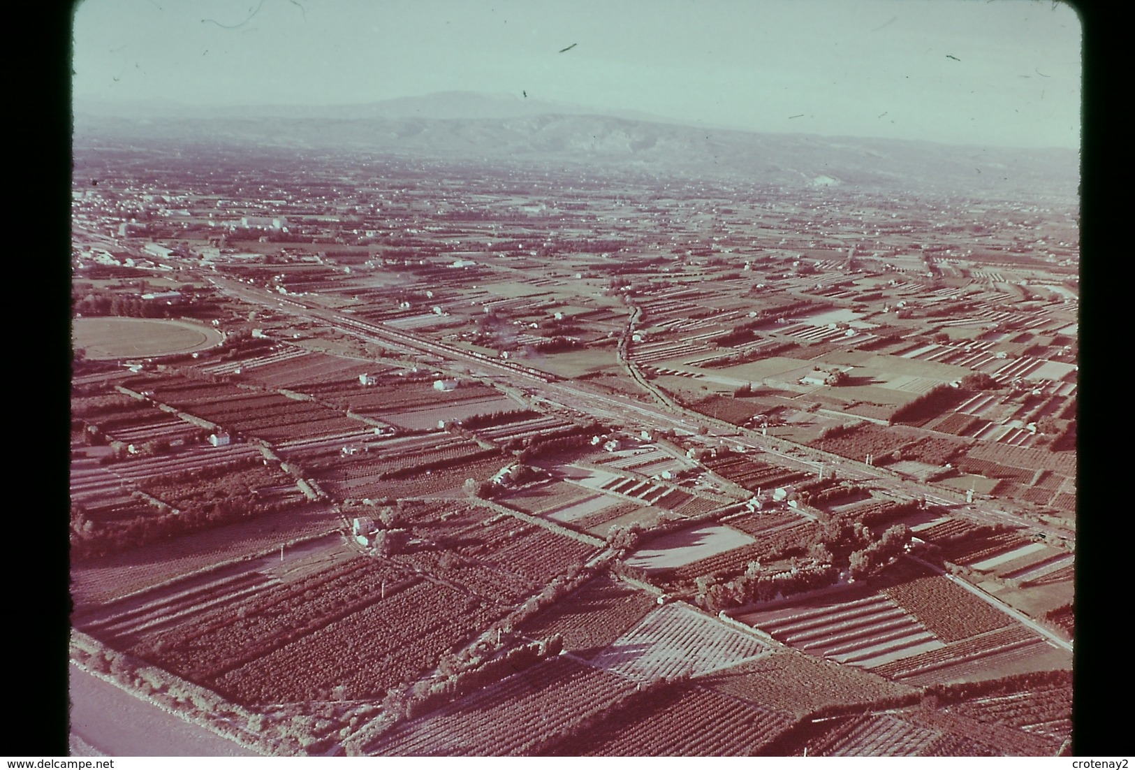 Photo Diapo Diapositive Slide La France Aérienne N°44 Cultures Maraîchères Près De Cavaillon VOIR ZOOM - Diapositives