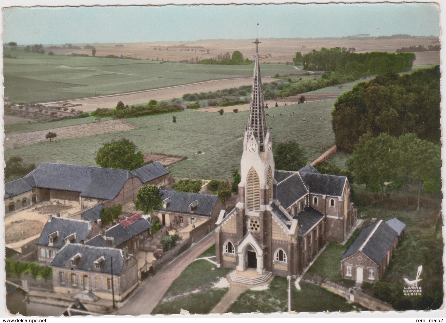 CPSM   En Avion Au Dessus De.....SISSY 02  Vue Panoramique.L'église - Autres & Non Classés