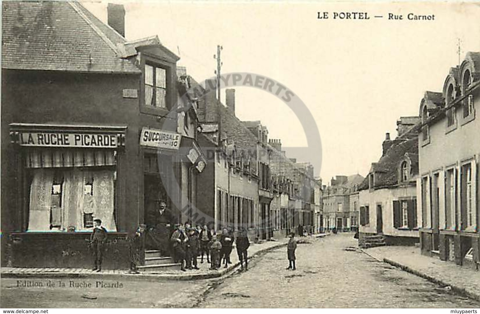 /!\ 9493 - CPA/CPSM - 62 - Le Portel : Rue Carnot - Le Portel