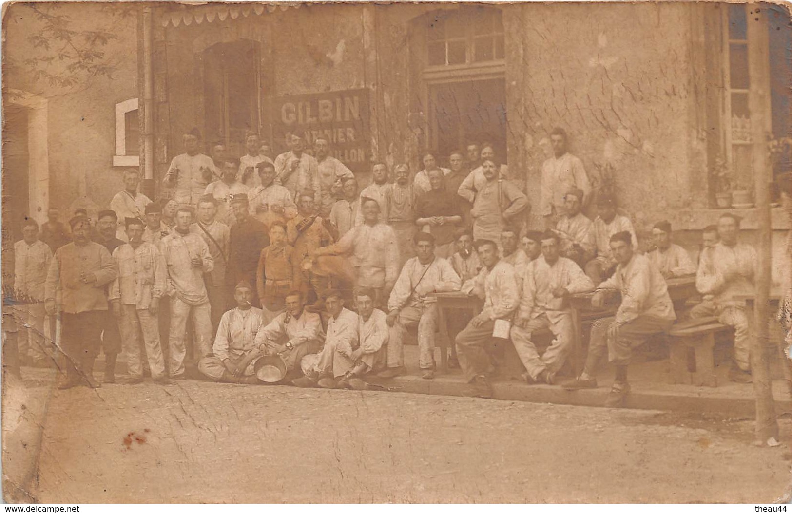 ¤¤  -  Carte-Photo Militaire Non Située   - Soldats Devant Un Commerce  -  Café ?, Restaurant ?     -  ¤¤ - Guerre 1914-18