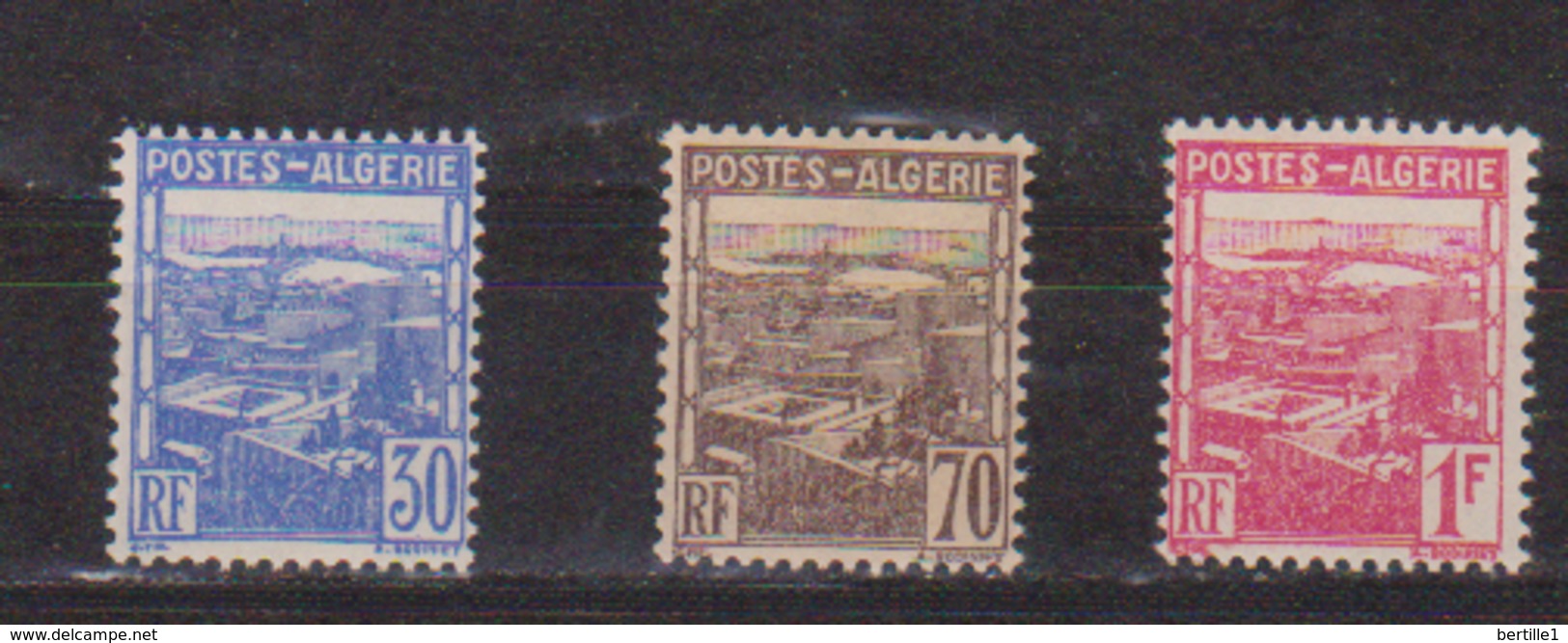 ALGERIE         N°  YVERT  :   163/65        NEUF AVEC  CHARNIERES      ( Ch 1/18  ) - Neufs