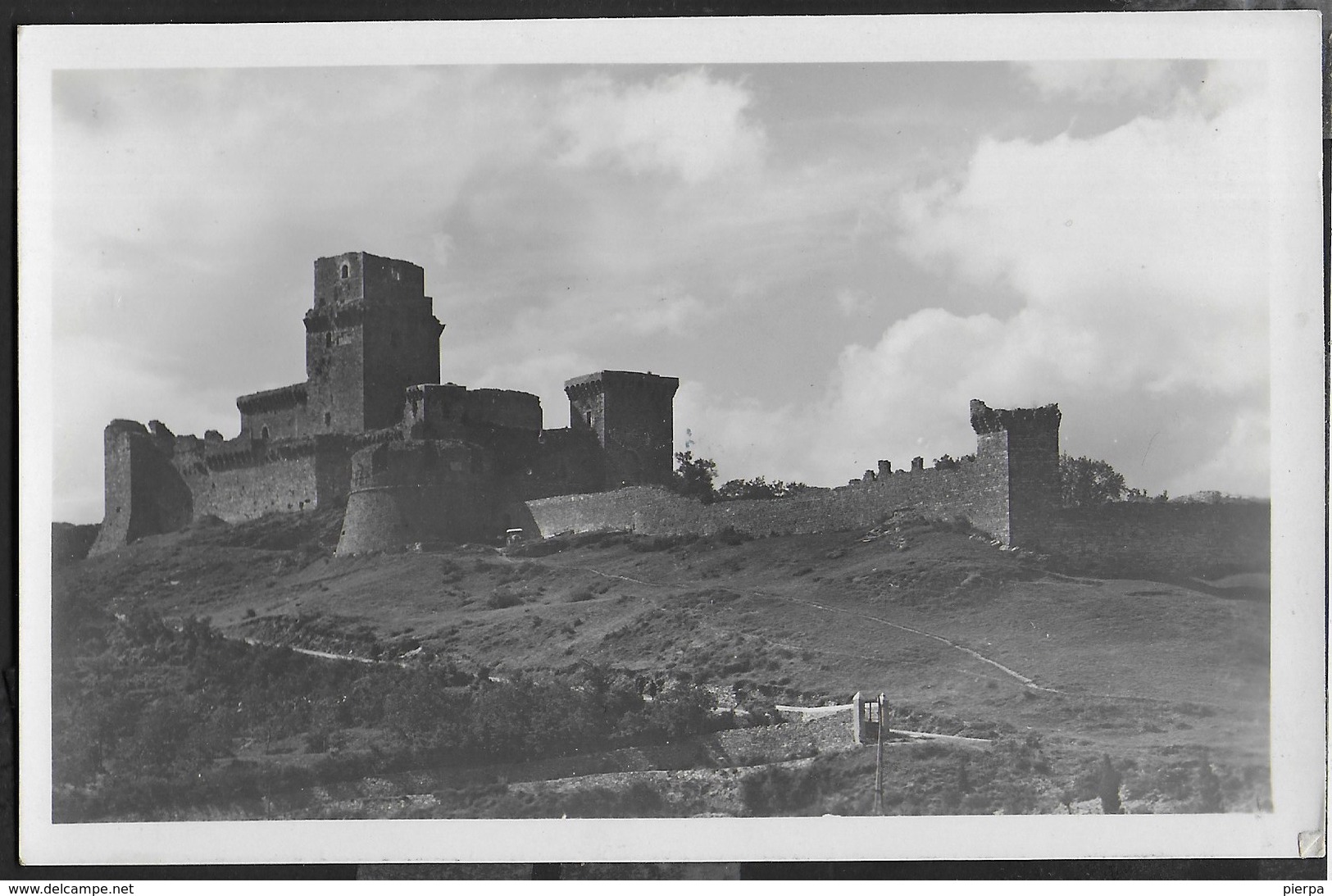 ASSISI - IL CASTELLO - FORMATO PICCOLO - EDIZ. GRAFIA ROMA - SCRITTA AL RETRO - Castelli