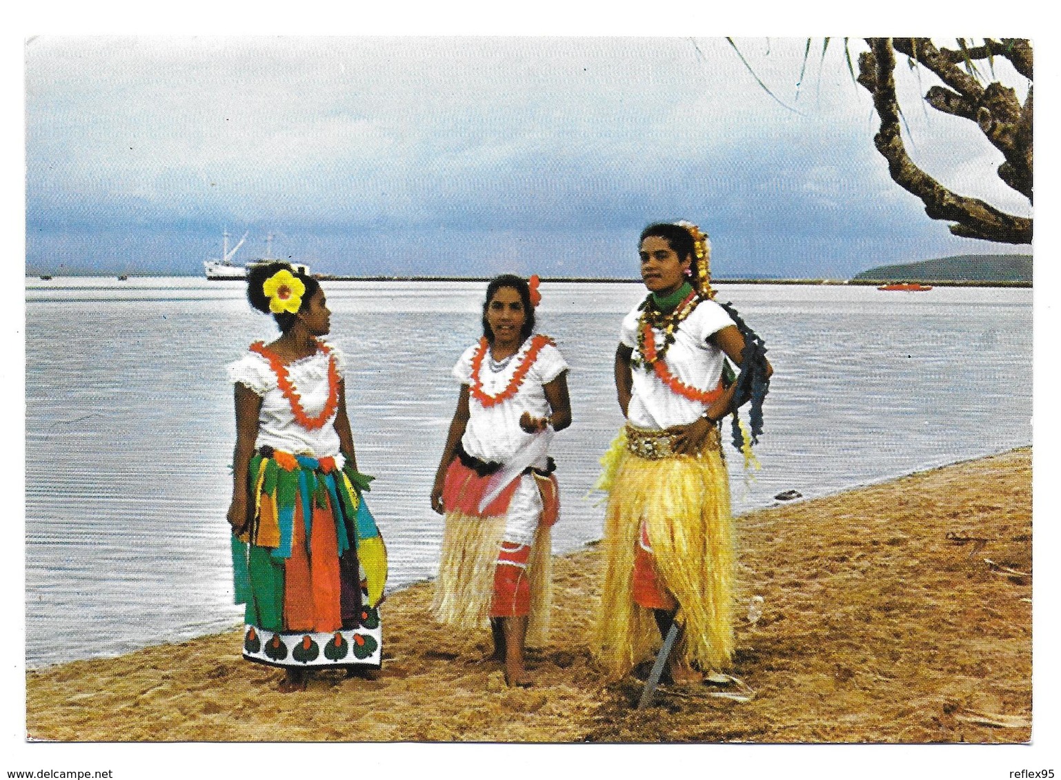 WALLIS - Jeunes Filles Wallisiennes - Wallis Et Futuna