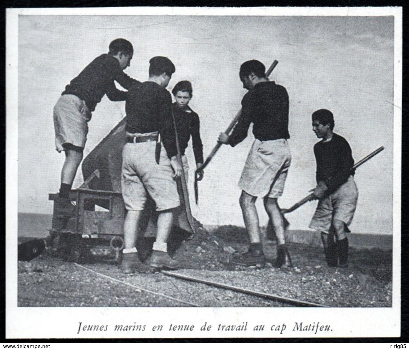 1941  --  JEUNES MARINS EN TENUE DE TRAVAIL AU CAP MATIFEU Sic MATIFOU  3Q725 - Non Classés