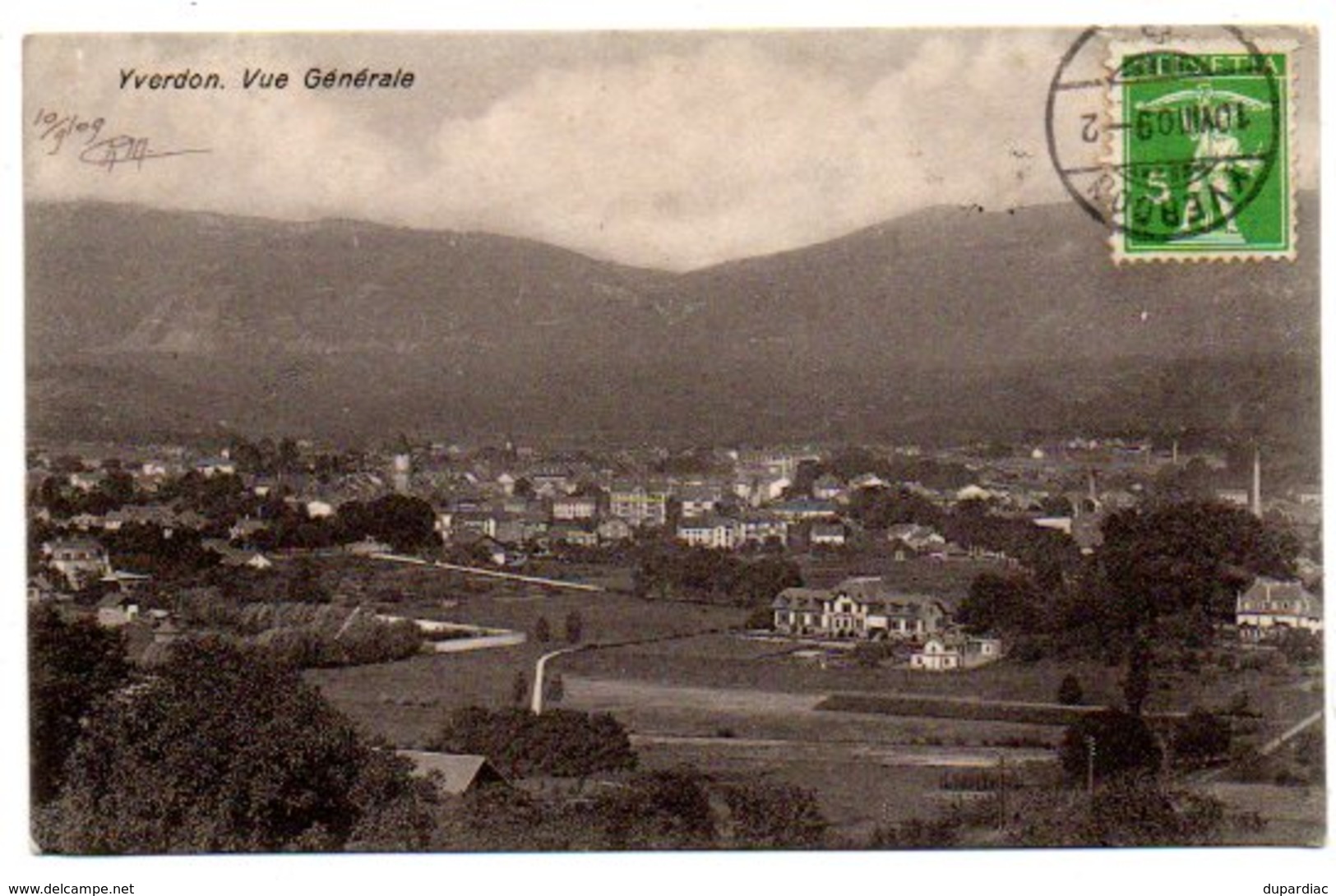 SUISSE / LOT de 460 cartes postales, anciennes et plus récentes, plus vues de carnets, le tout en très bon état.