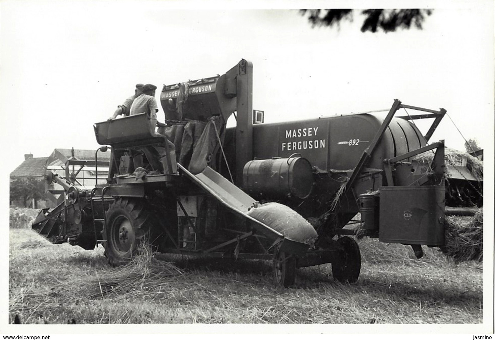 5 PHOTOS (1950-)-Moissonneuse Batteuse Massey Fergusson- Et Attelage Avec Tracteur Même Série.Photog. De ST- Herblain. - Saint Herblain