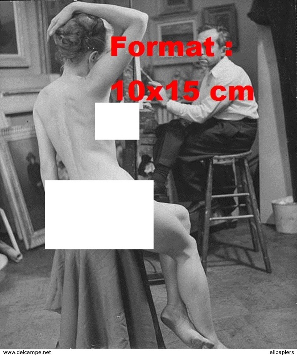 Reproduction D'une Photographie Ancienne D'une Jeune Femme Nue Servant De Modèle à Un Peintre - Sonstige & Ohne Zuordnung