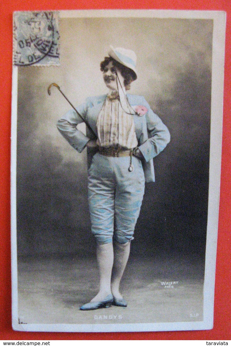 DANDYS Artiste Femme Costume D'homme Photo Walery - Künstler