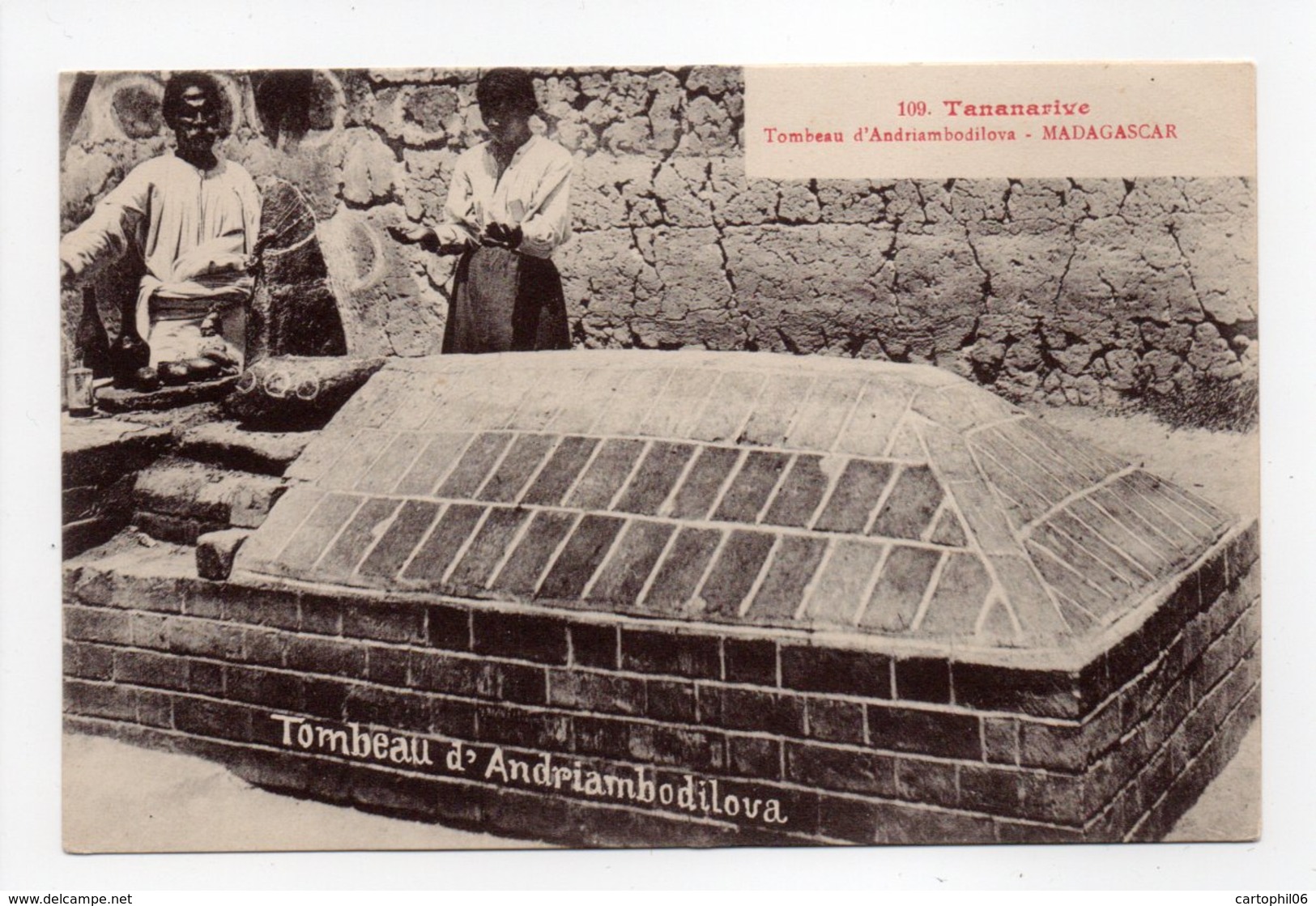 - CPA TANANARIVE (Madagascar) - Tombeau D'Andriambodilova - N° 109 - - Madagascar