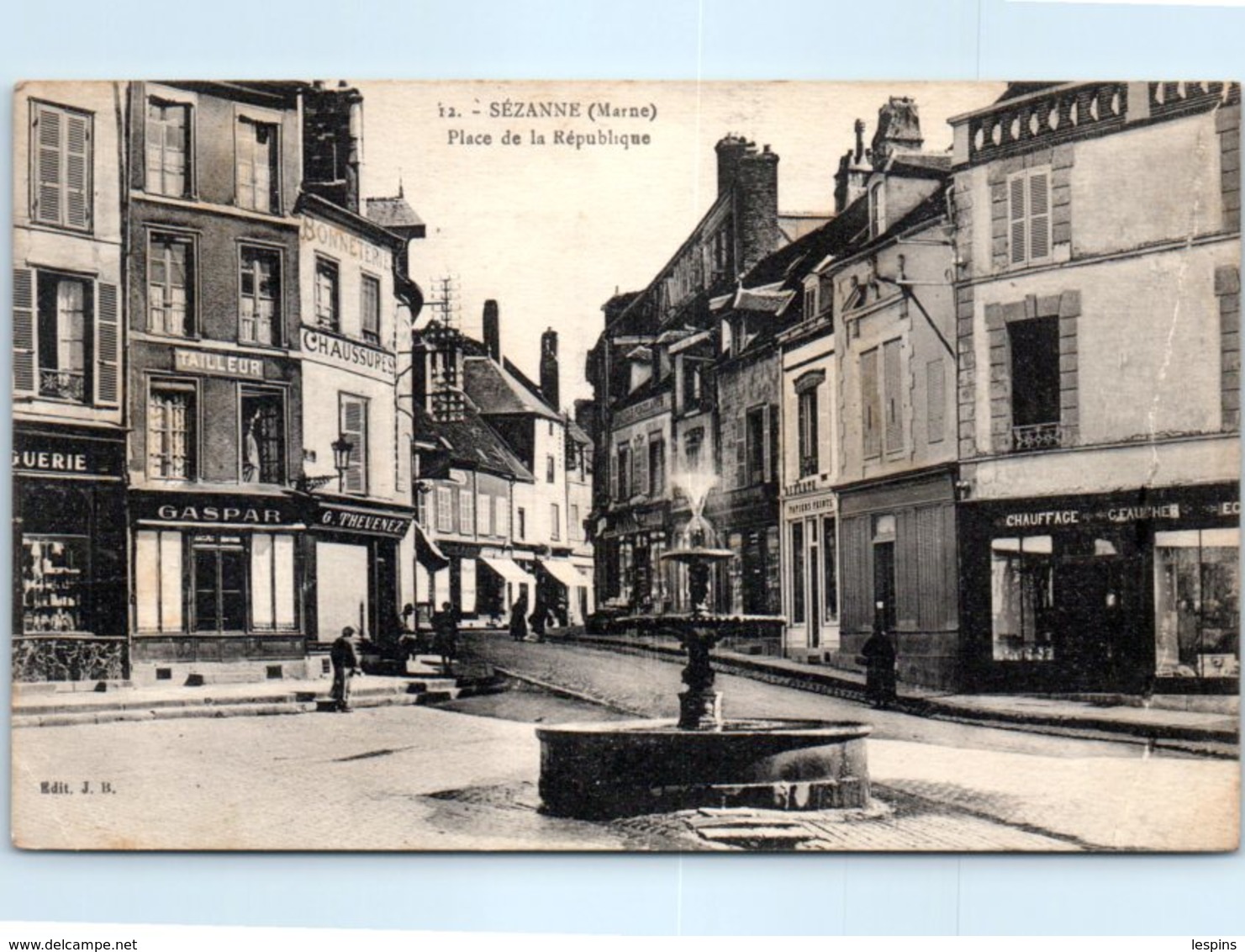 51 - SEZANNE -- Place De La République - Sezanne