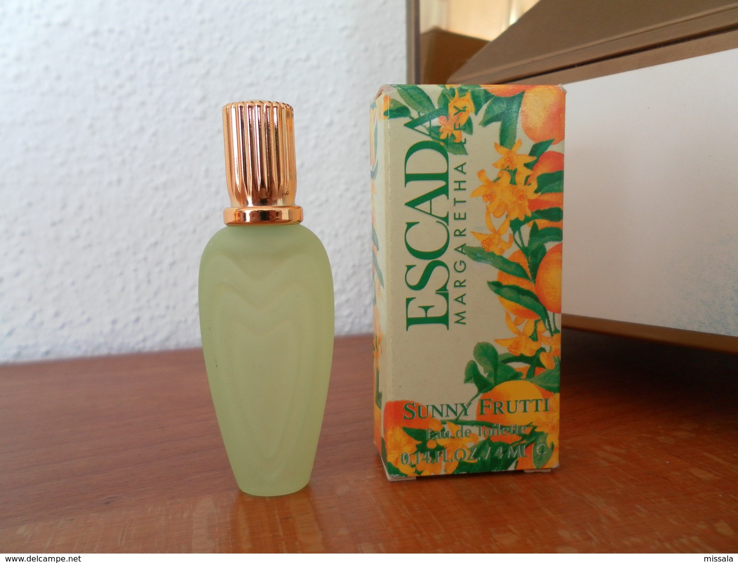 ACHAT IMMEDIAT;;;;MINIATURE SUNNY FRUTTI D'ESCADA 4 ML EAU DE TOILETTE - Miniatures Femmes (avec Boite)