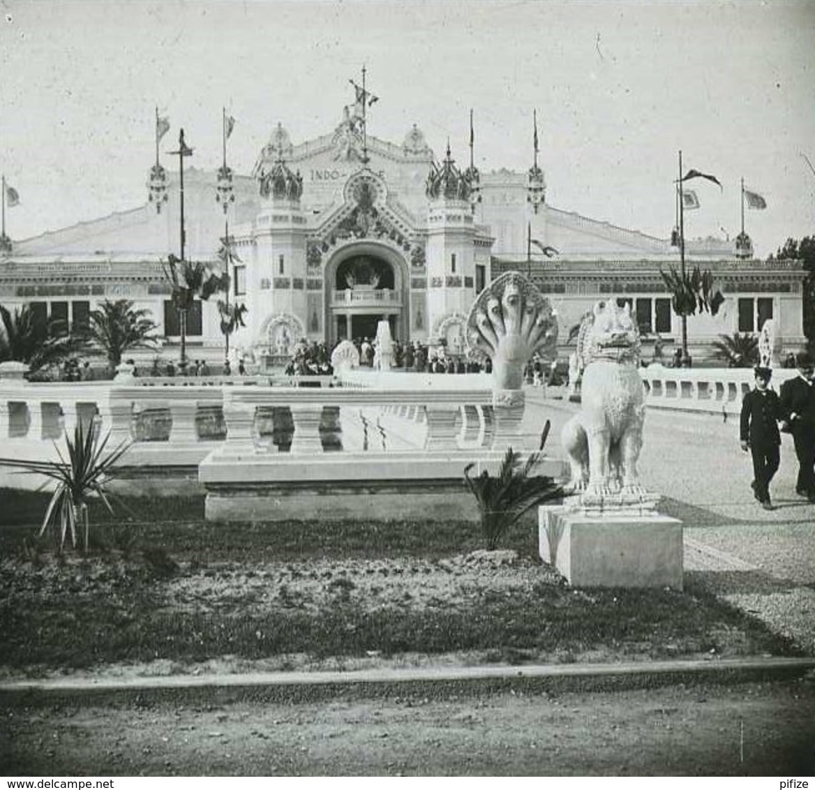 Positif Stéréo . Marseille 1906 . Exposition Coloniale  Le Pavillon De L'Indochine . - Photos Stéréoscopiques