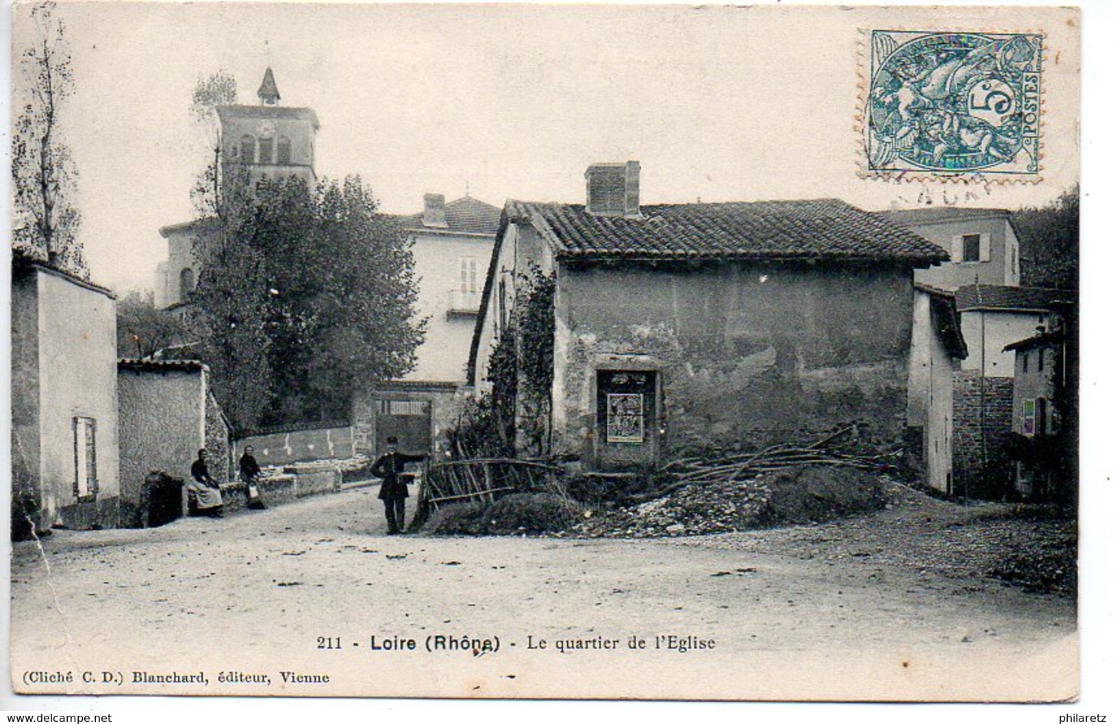 Loire : Le Quartier De L'église (Petite Froissure Côté Gauche) - Loire Sur Rhone