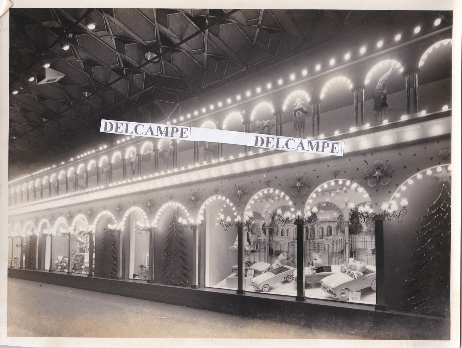 Magasin LES GALERIES LAFAYETTE 1950 - Photo Originale D'un Vitrine Sur Le Thème Des Jouets, Nounours, Voitures.... - Autres & Non Classés