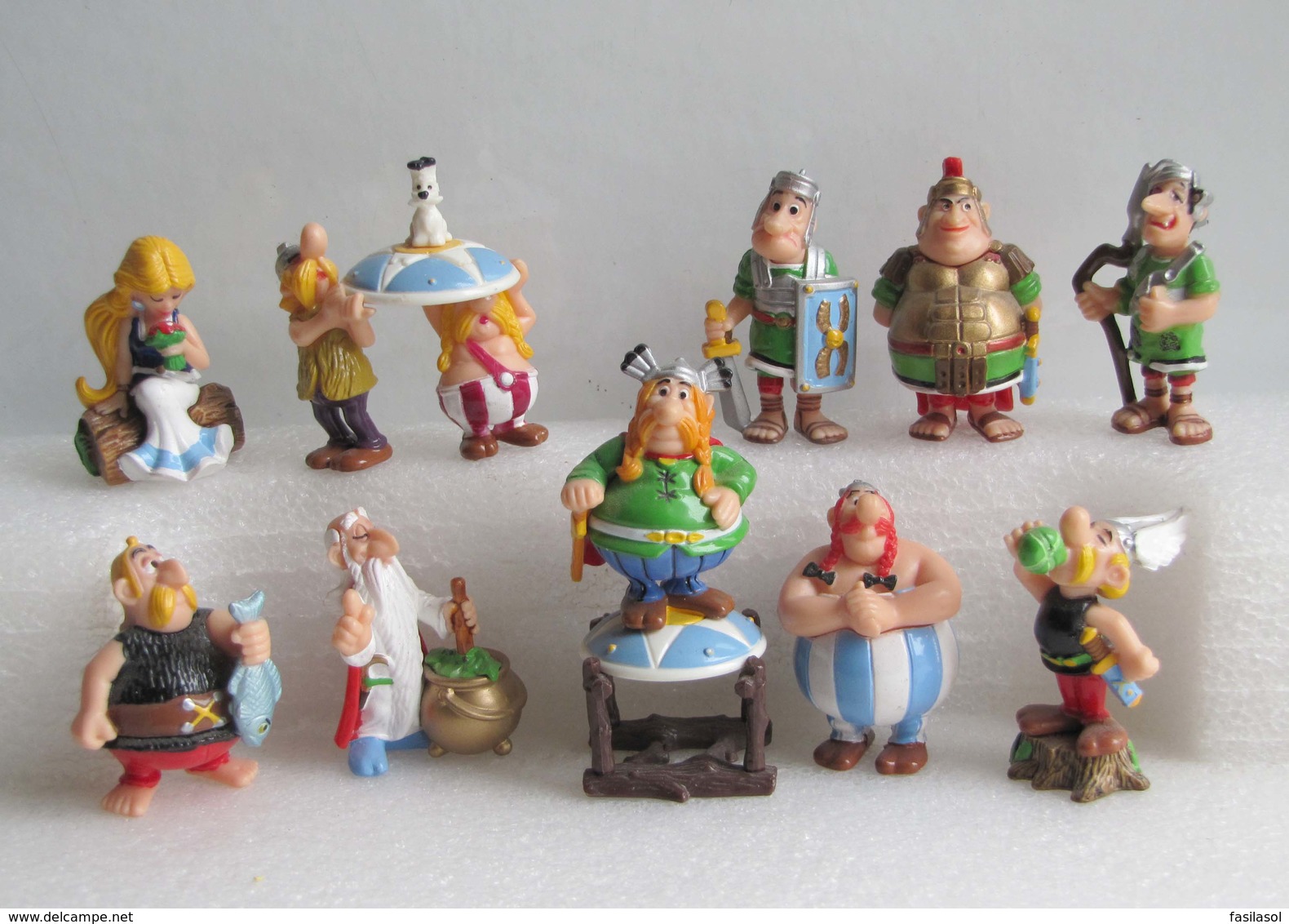 Kinder 2001 : Série Complète : Astérix Et Les Romains (10 Figurines Avec 10 BPZ) + Valisette Métal - Astérix & Obélix