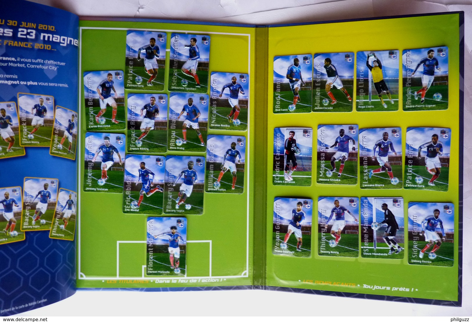 ALBUM CARREFOUR FOOT 2010  EQUIPE DE FRANCE COMPLET AVEC 23 MAGNETS DIFFERENTS DES JOUEURS (2) - Autres & Non Classés