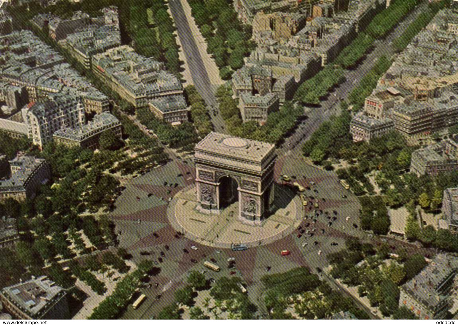 PARIS  L'Arc De Triomphe Et La Place De L'Etoile (Photographie Aérienne R Henrard) Colorisée  RV - Multi-vues, Vues Panoramiques