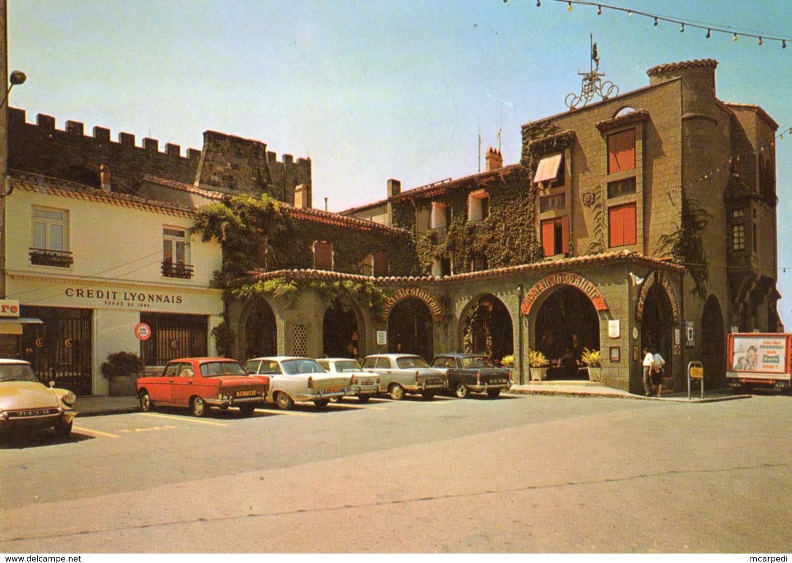 < Automobile Auto Voiture Car >> Citroen DS, Peugeot 404, Ford Zodiac, Simca 1000, Agde - Voitures De Tourisme