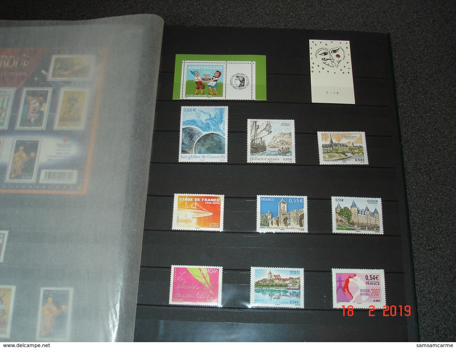 ALBUM CONTENANT TIMBRES,BLOCS FEUILLETS ET CARNETS NEUFS LUXE DE FRANCE  SANS TRACES DE CHARNIERES   BELLE COTE