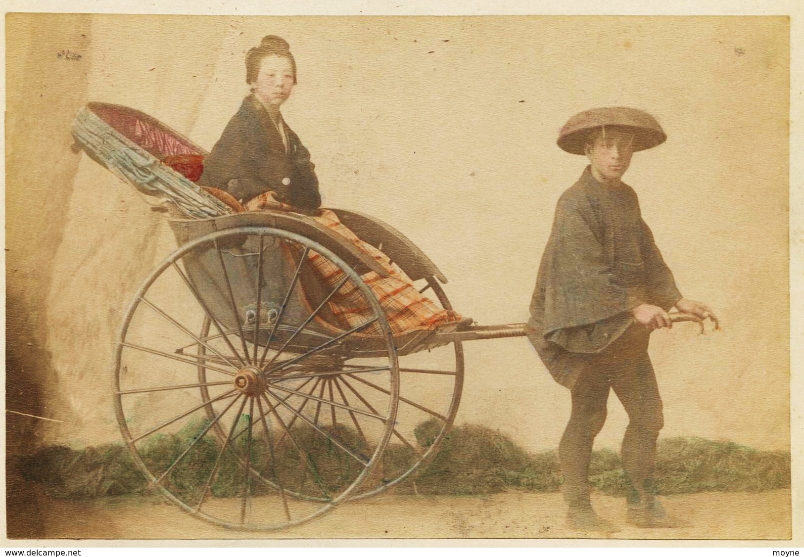 2 Photos Du Japon - XIXéme - Sur Papier Albuminé  - 1) Environs De Nikko   - 2) Pousse Poussse - Anciennes (Av. 1900)
