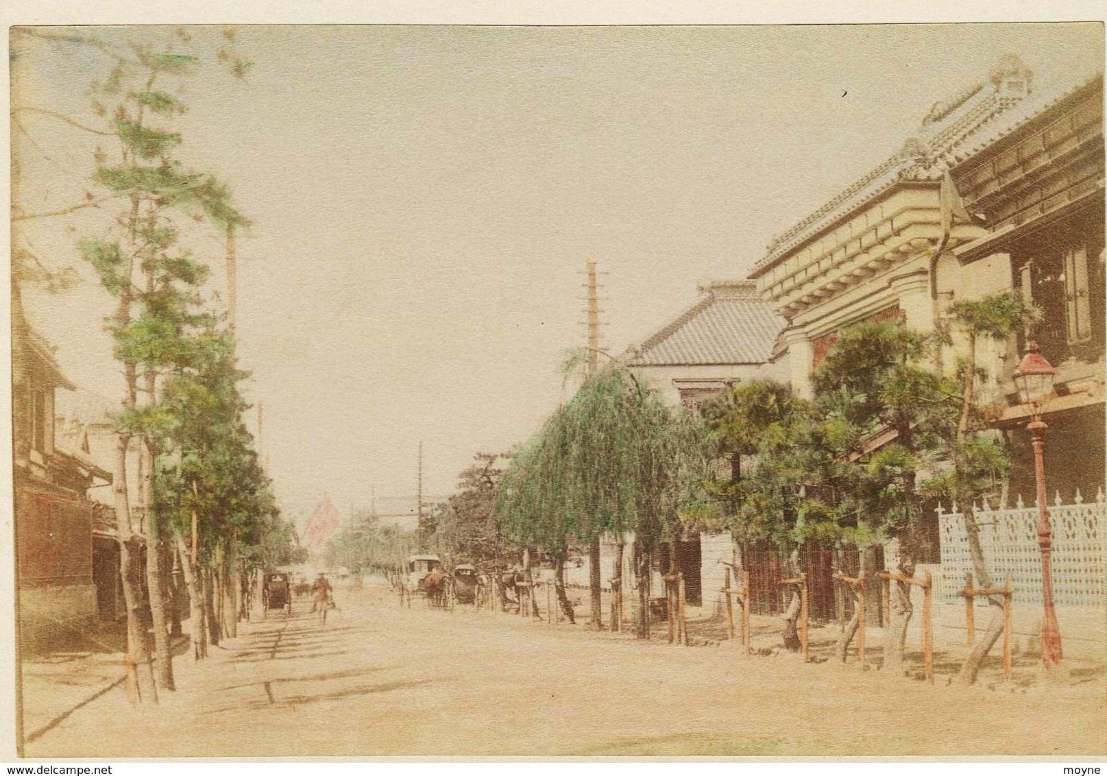 2 Photos Du Japon - XIXéme - Sur Papier Albuminé - 1) Femme De Qualité - 2) GRAND HOTEL YOKOAMA - Anciennes (Av. 1900)