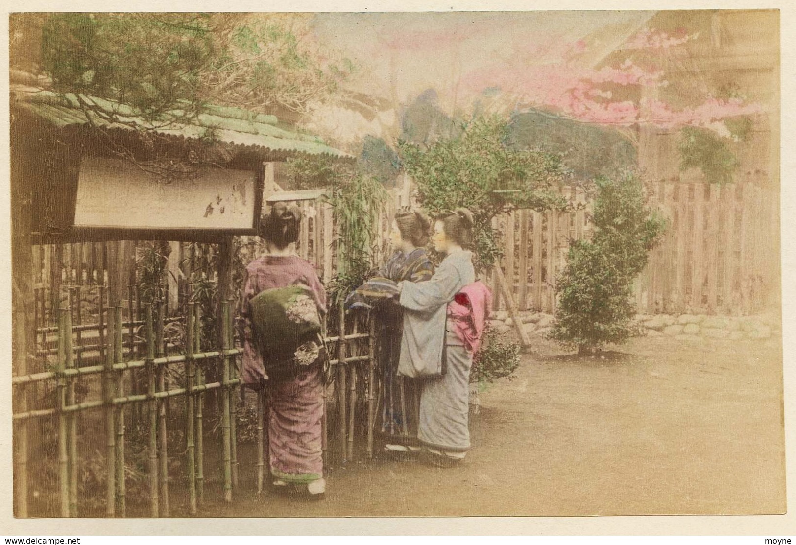 2 Photos Du Japon - XIXéme - Sur Papier Albuminé - 1) SAKAWA BRIDGE TOKAIDO ( Disparu ?? )  - 2) MARCHE AUX FLEURS ?? - Anciennes (Av. 1900)