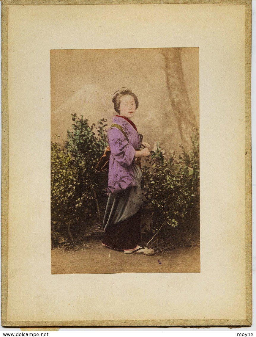 2 Photos Du Japon - XIXéme - Sur Papier Albuminé - 1) Femme De Qualité Et Fujyiama - 2) SHIBA AT TOKYO - Anciennes (Av. 1900)