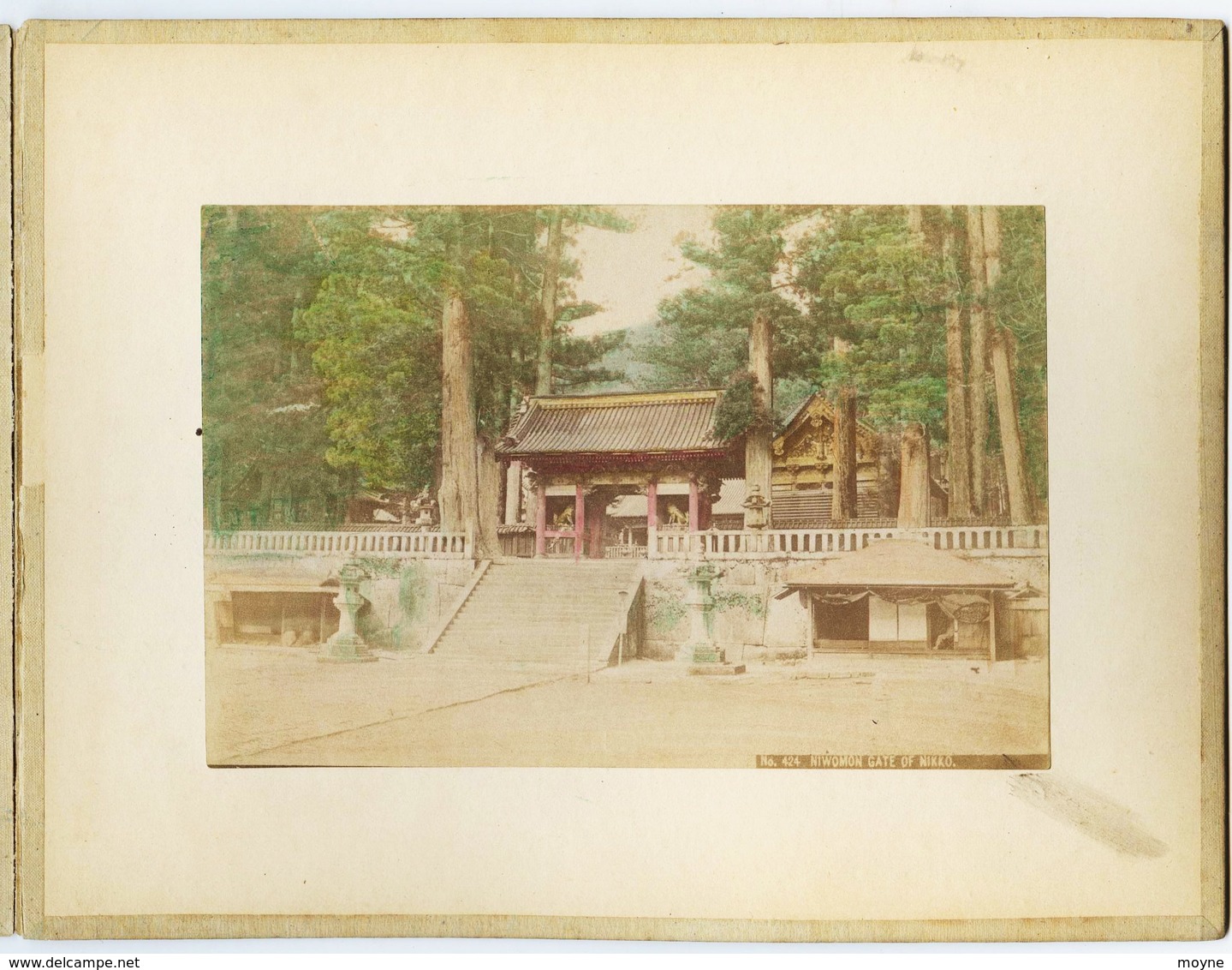 2 Photos Du Japon - XIXéme - Sur Papier Albuminé  - 1) BELLE JEUNE JAPONAISE   - 2) NIWOMON GATE OF NIKKO - Anciennes (Av. 1900)