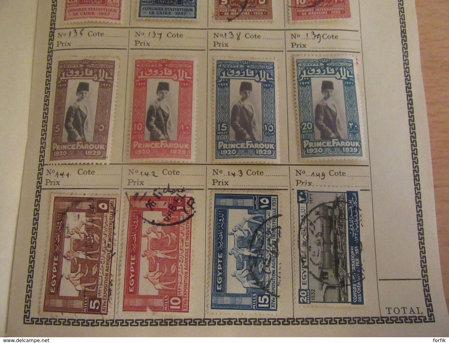 Egypte - Collection de 159 timbres en carnet - Plus ancien YT n°9 - Neufs sur charnières et oblitérés + taxe et service