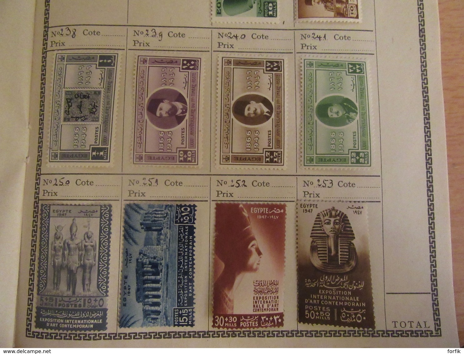 Egypte - Collection de 159 timbres en carnet - Plus ancien YT n°9 - Neufs sur charnières et oblitérés + taxe et service