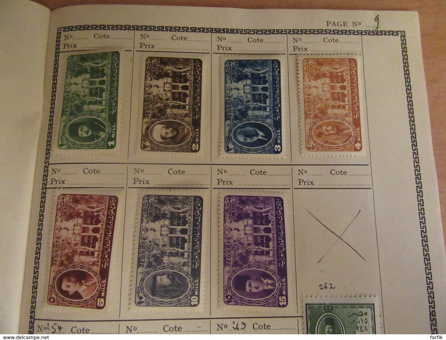 Egypte - Collection de 159 timbres en carnet - Plus ancien YT n°9 - Neufs sur charnières et oblitérés + taxe et service