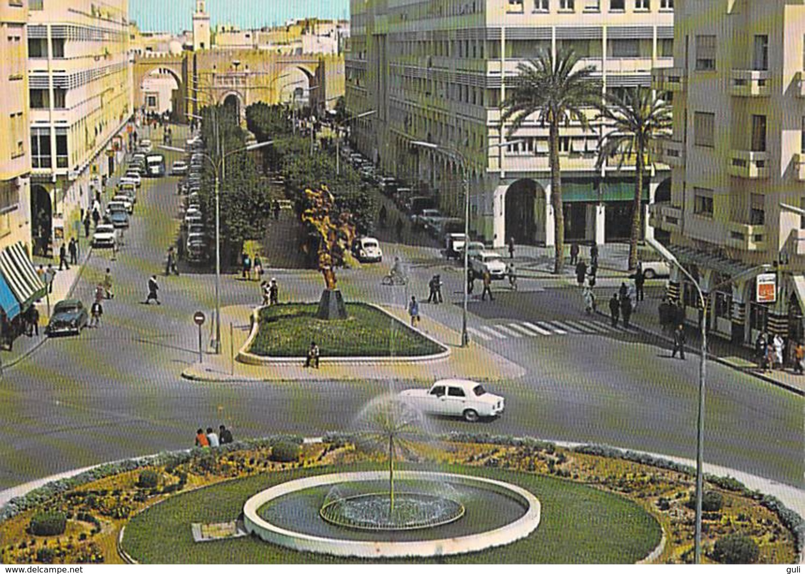 Afrique Tunisie SFAX Avenue Hédi Chaker (auto Voiture)   ( - Editions CARTHAGE   N° Rm 26)*PRIX FIXE - Tunisia