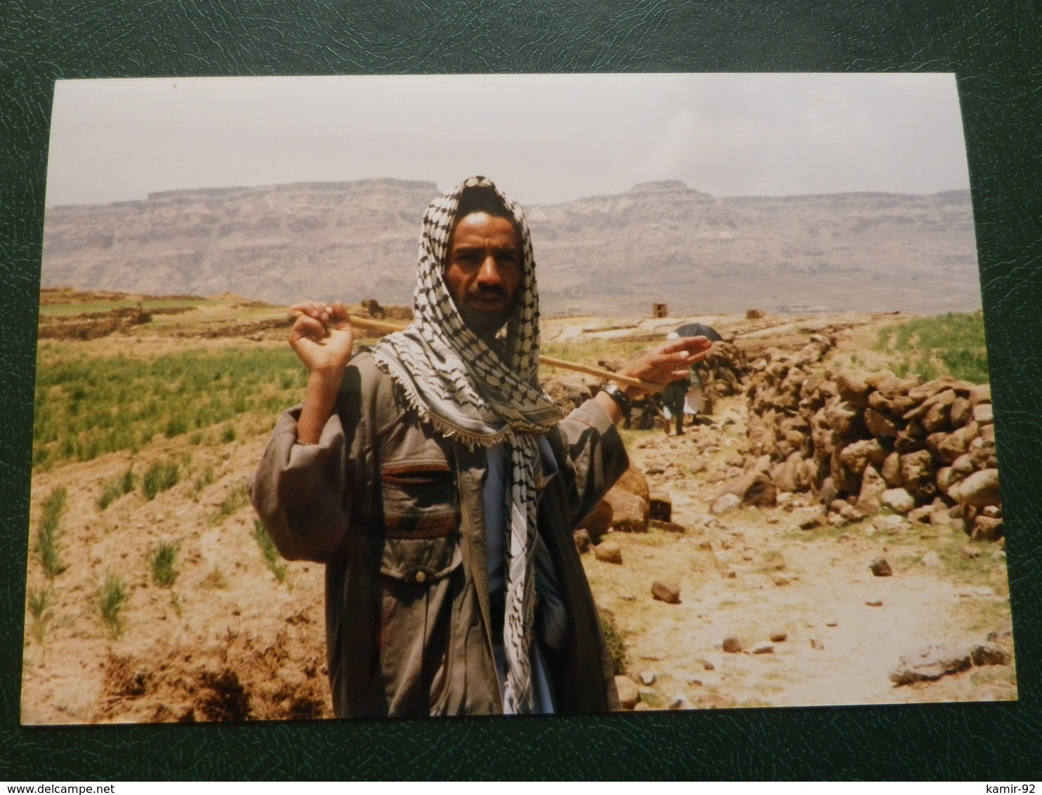 Un Berger Dans La Montagne Yemen   Photo Originale 1998      14 X 9.5 - Métiers